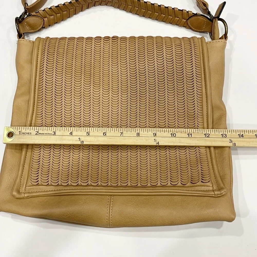 Coco + Carmen Giana Messenger Bag Shoulder Crossbody Tan Vegan‎ Faux Leather
